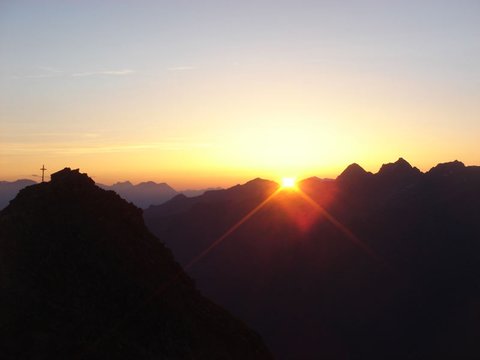 sonnenaufgangswanderung gipfelfruestuehck